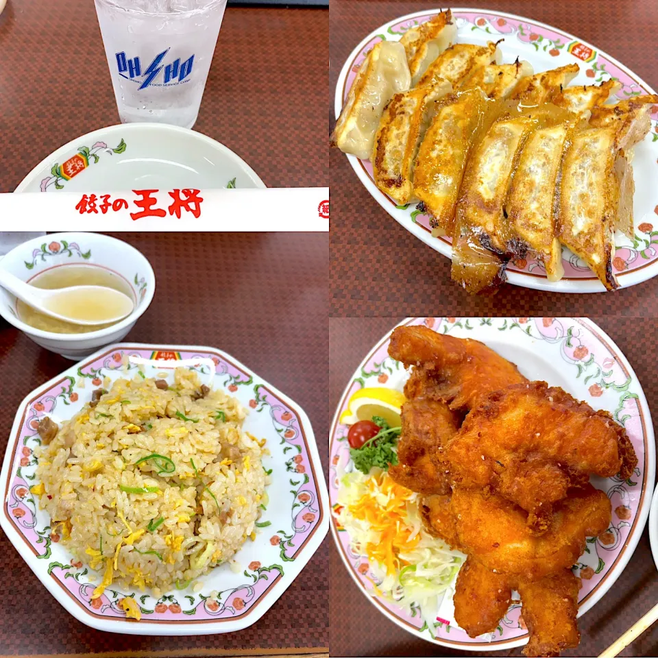 Snapdishの料理写真:餃子🥟2人前　炒飯　すご辛チキン🍗|るみおんさん