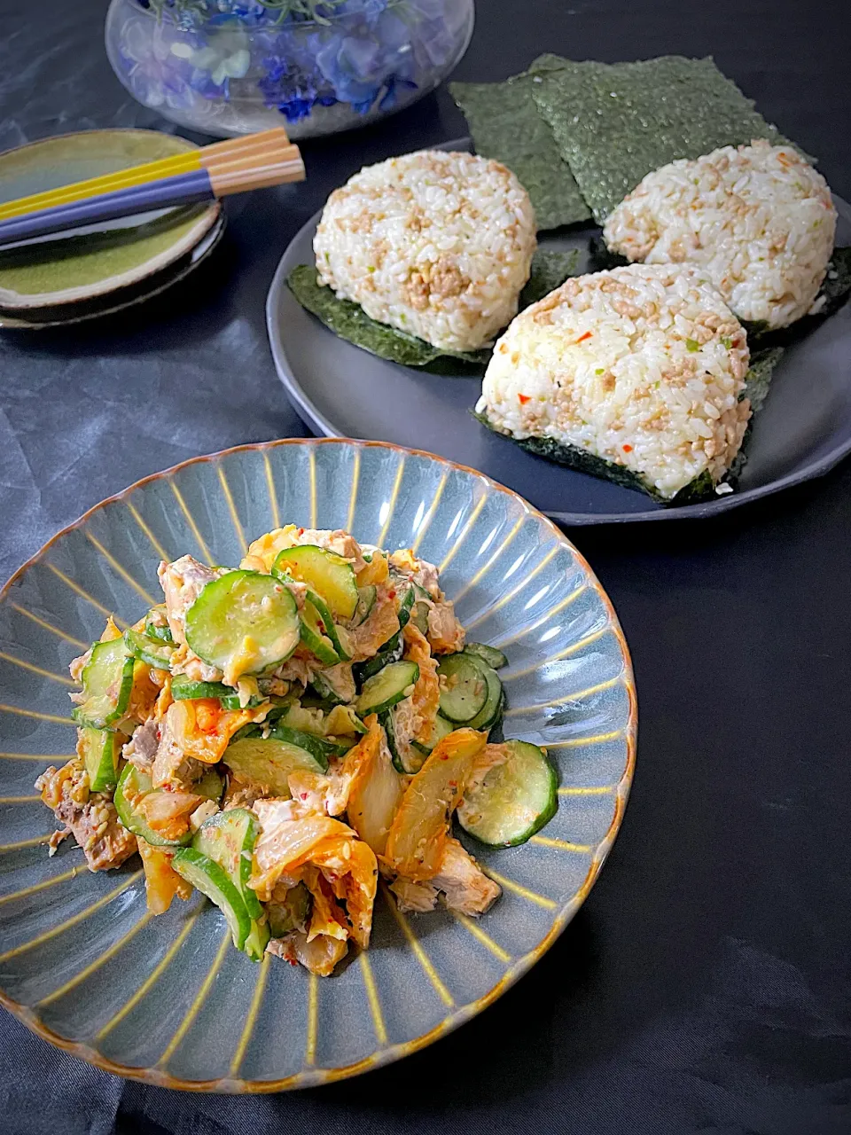 からあげビールさんの料理 【おうち居酒屋ごはん】韓国風おつまみ3種盛りでＧＷ家飲みandガパオおにぎり🍙|いっちゃんさん