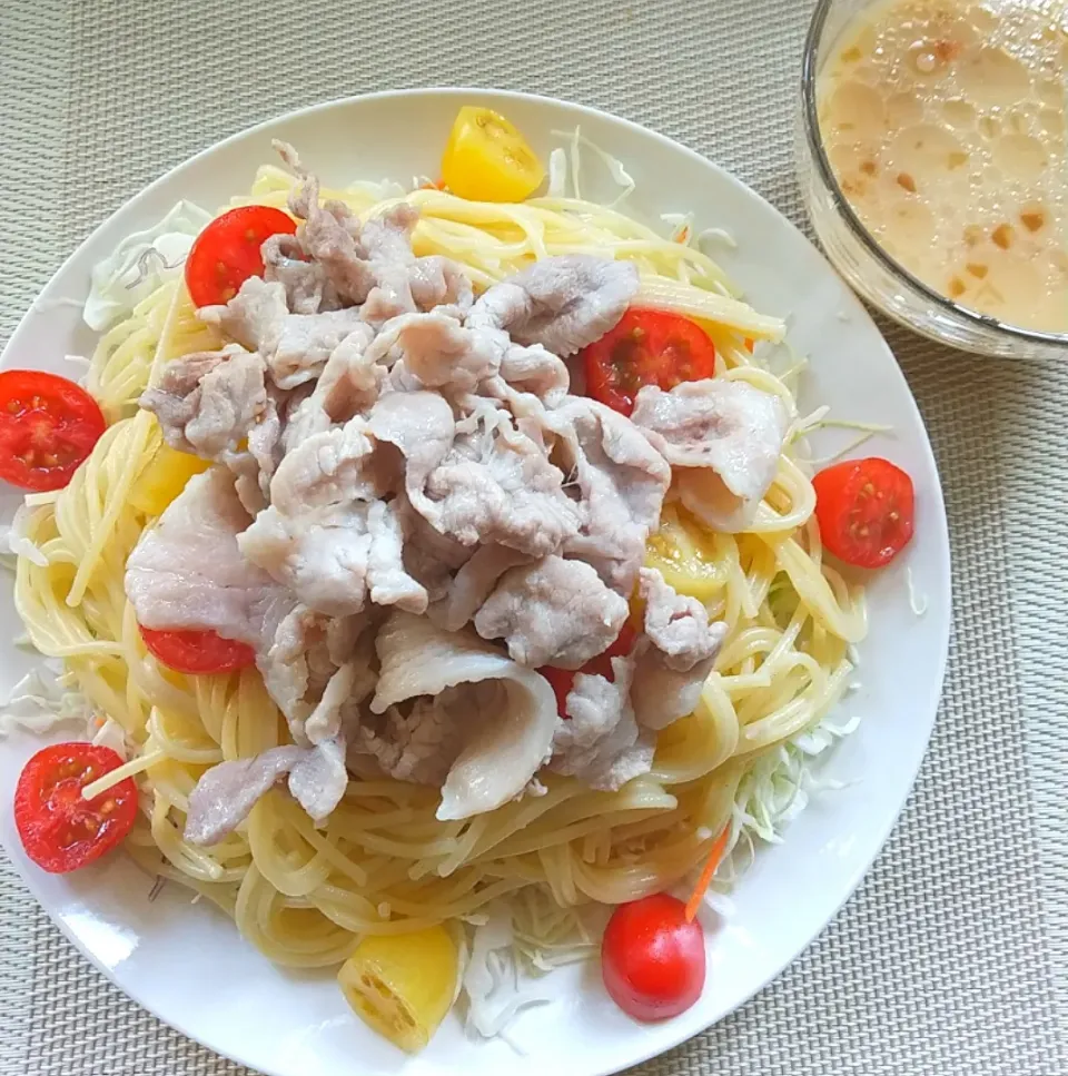 Snapdishの料理写真:豚しゃぶサラダパスタ|izu-miさん