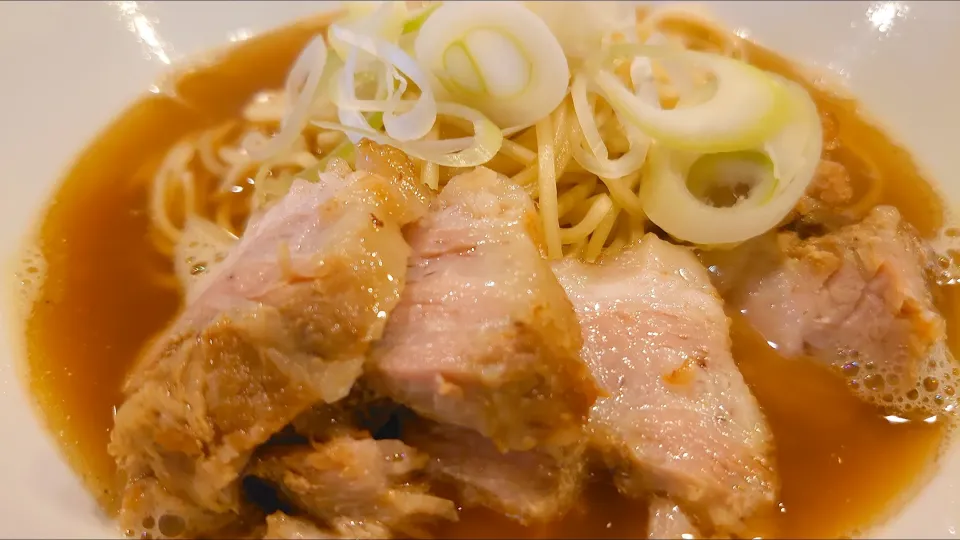 【秋田県角舘本店は1988年創業】
自家製麺 伊藤 赤羽店 
肉そば小
＠赤羽1分
24128 (137,557)|大脇さん