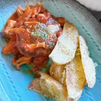 ハンバーグとポテトフライ