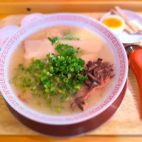 Snapdishの料理写真:とんこつラーメン|なーさん