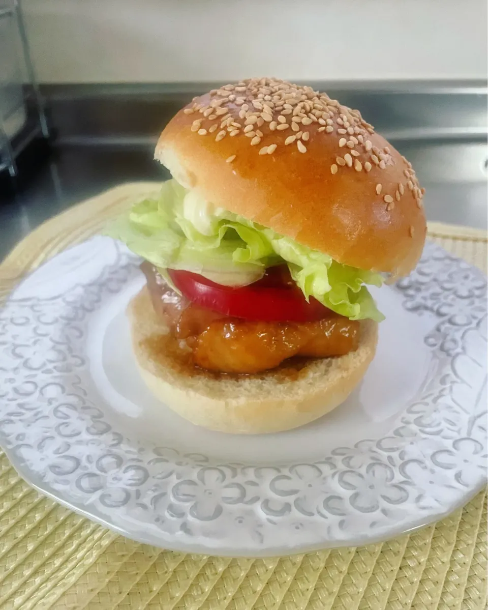 Snapdishの料理写真:塩糀パウダーで照り焼きチキンバーガー|めんちゃんさん