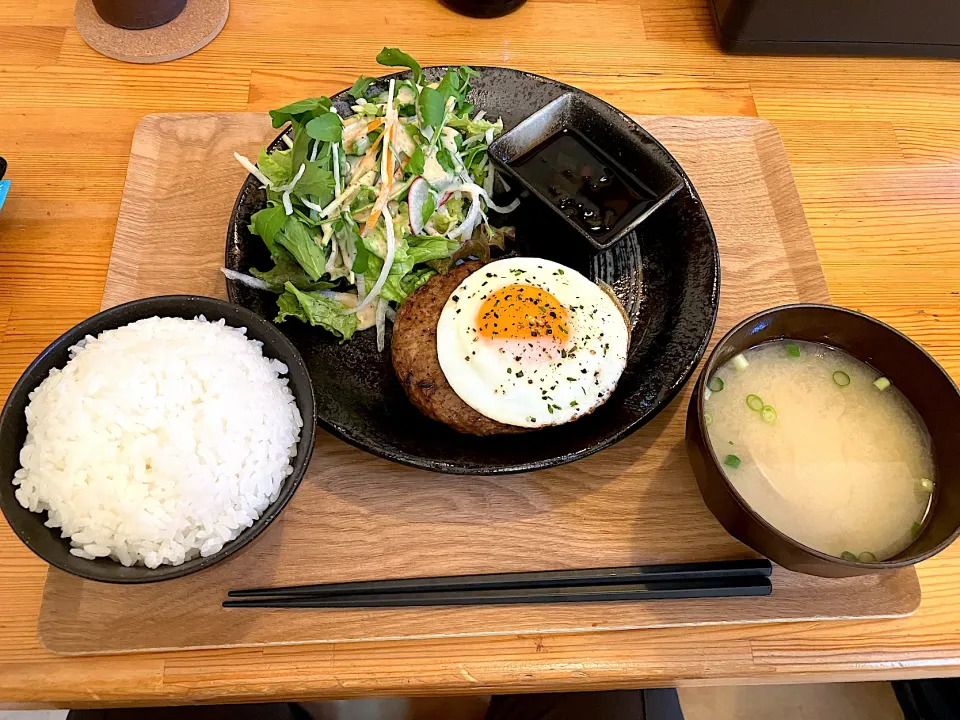 行者ニンニク醤油ハンバーグ|しのぶさん