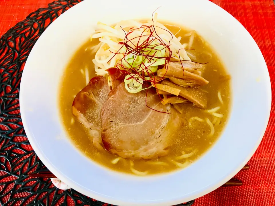 Snapdishの料理写真:✩.*˚背脂味噌ラーメン|ゆきえもんさん