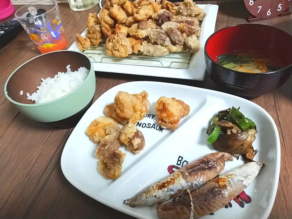 砂肝のから揚げ
鶏から揚げ
ハランボの塩焼き
小松菜と玉ねぎの味噌汁
ピーマンと舞茸の塩昆布炒め|尚さん