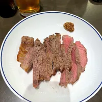 Snapdishの料理写真:ステーキ🥩|ろっしーさん