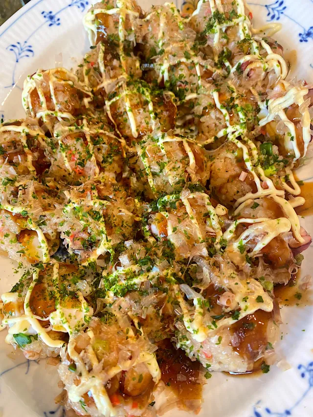 Snapdishの料理・レシピ写真:たこ焼き風おにぎり｜くずしたこ焼きレシピ