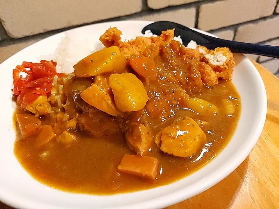 チキンカツカレー🍛|みどりさん