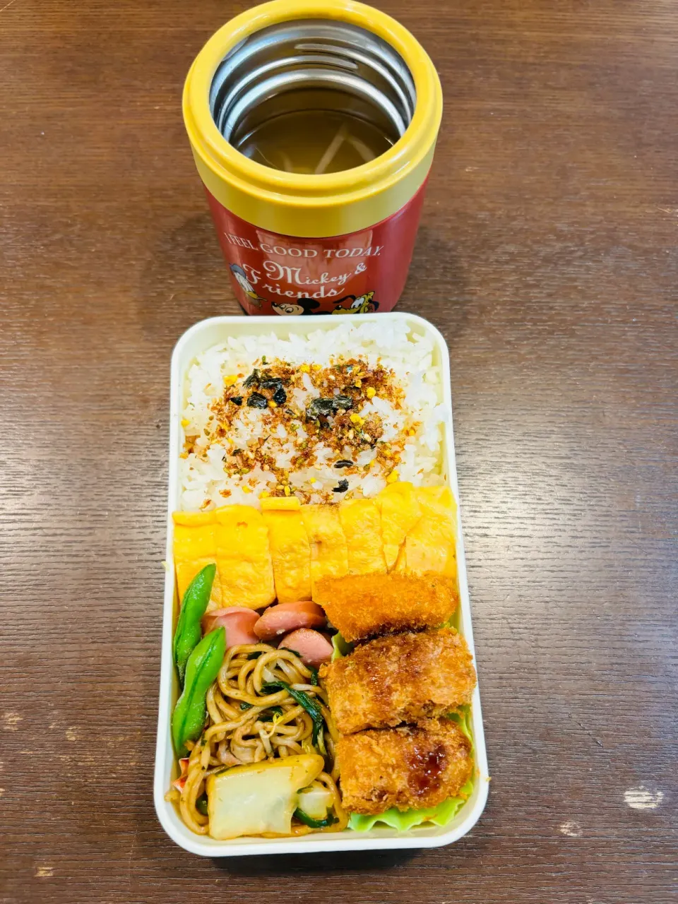 Snapdishの料理写真:卵敷き詰め弁当|ちはるさん