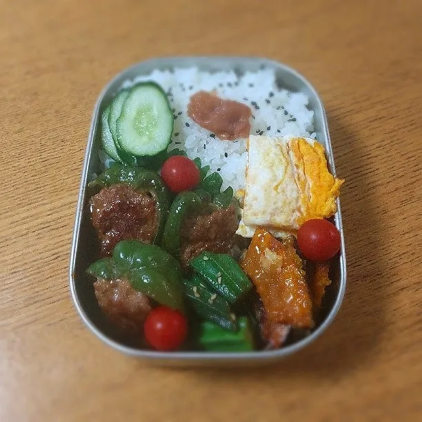 5月28日お弁当
ピーマン肉詰め
かぼちゃサラダ
オクラ胡麻和え
ぱったん目玉焼き
きゅうり浅漬け
プチトマト|シロクマさん