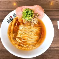 Snapdishの料理写真:自家製麺 鶏冠　初代醤油鶏そば|たかさん