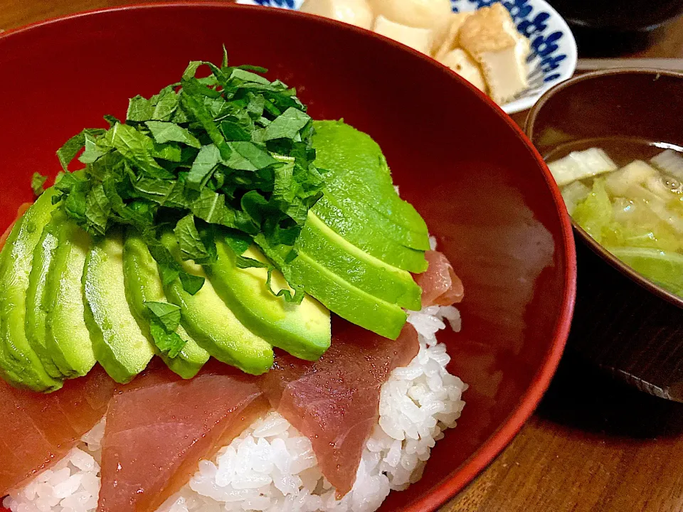 マグロアボカド丼|豆柴さん