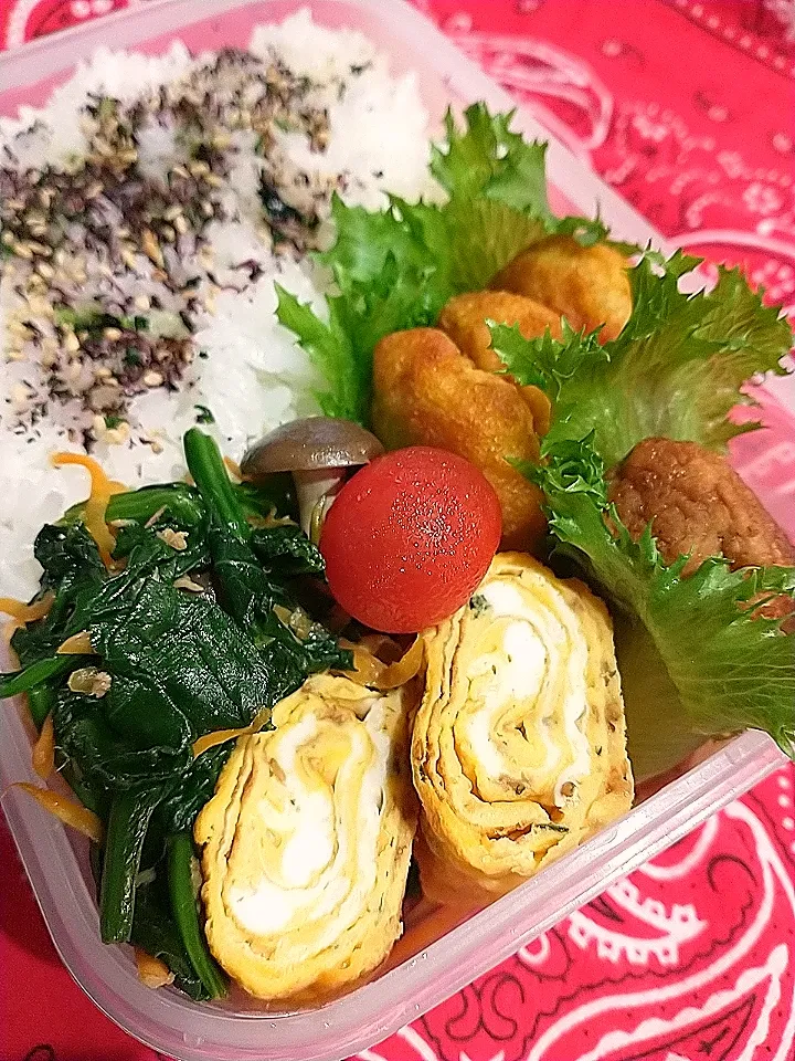 Snapdishの料理写真:ほうれん草炒めチキンナゲット弁当|yayoi.Kさん