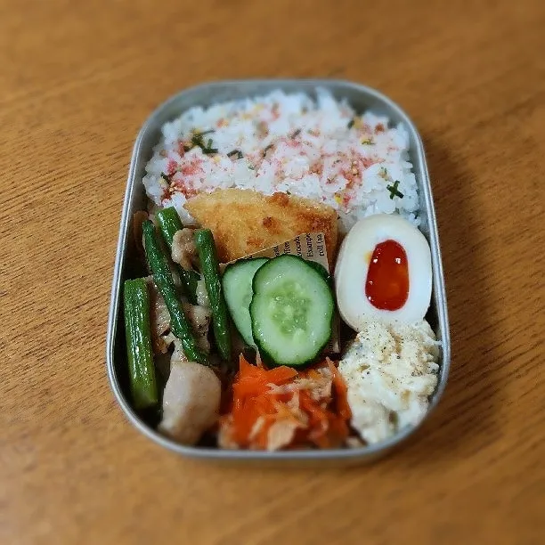 5月29日お弁当
アスパラ鶏肉炒め
人参ツナサラダ
いぶりがっこタルタルポテサラ
味玉
はんぺんチーズフライ
きゅうり浅漬け|シロクマさん