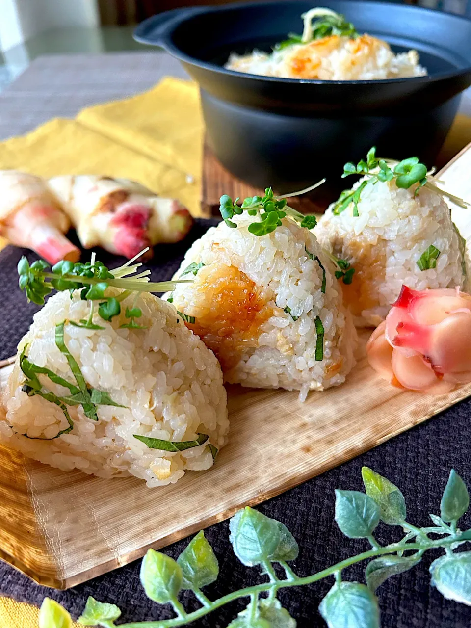 まなまな♡さんの料理 ぶりさんさんの料理 新生姜の炊き込みご飯 de おにぎり🍙|まなまな♡さん