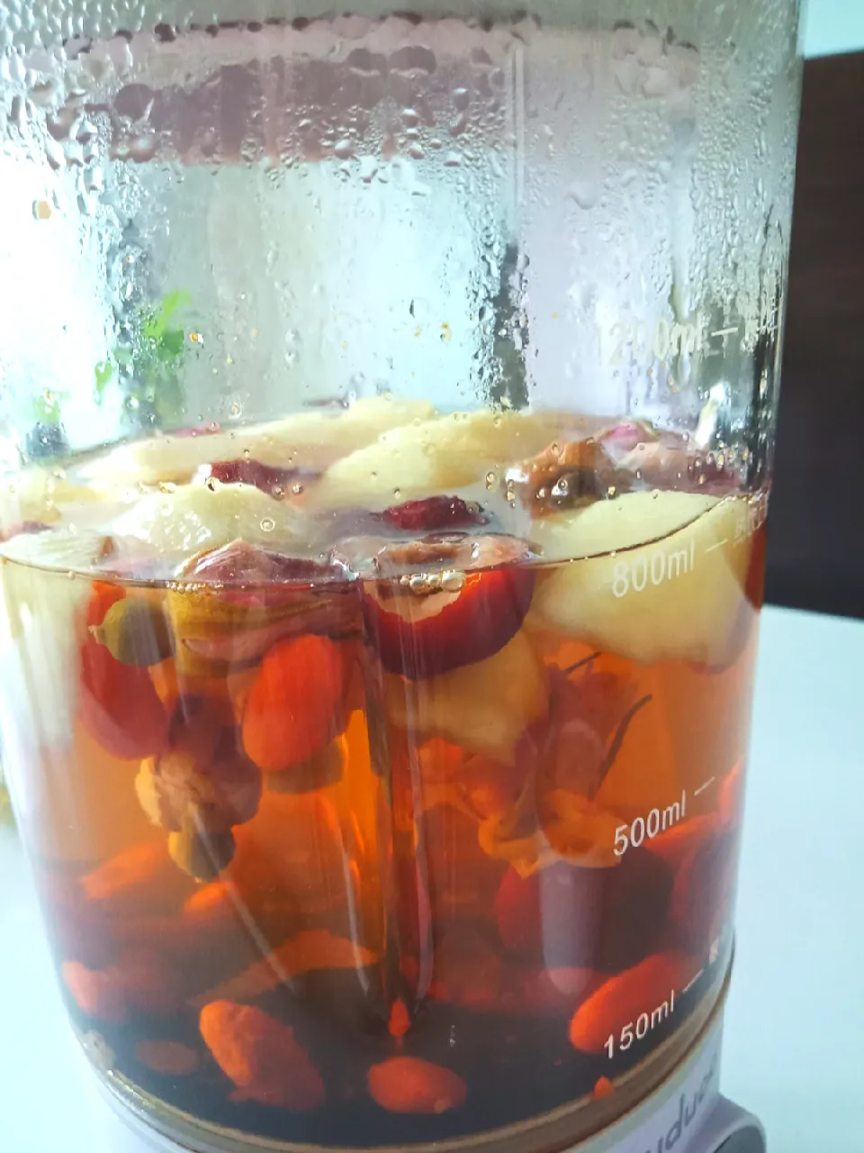 Rose tea

Ingredients: Rose + Apple + Wolfberries + Red dates + rock sugar

* Good for liver and to brighten skin tone|2721_blissさん