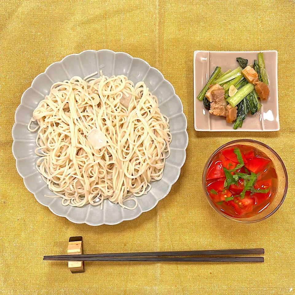 Snapdishの料理写真:たっぷりトマトのつけだれ素麺|Atelier Sekiさん