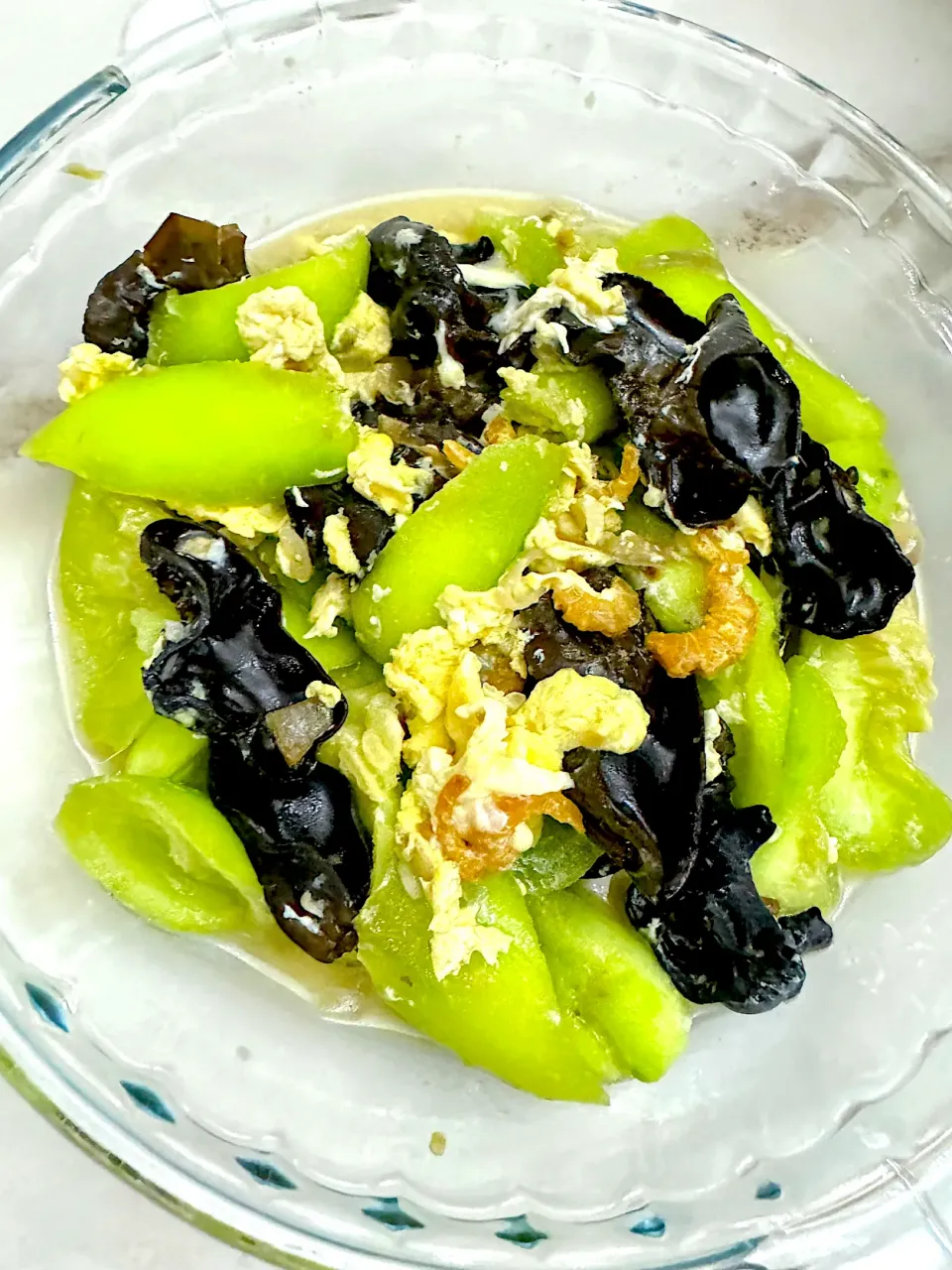 Stir fried Luffa gourd with dried shrimp and fresh black fungus|Jocelyn SETさん