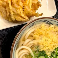 Snapdishの料理写真:かけうどん＋野菜かき揚げ|Satoshiさん