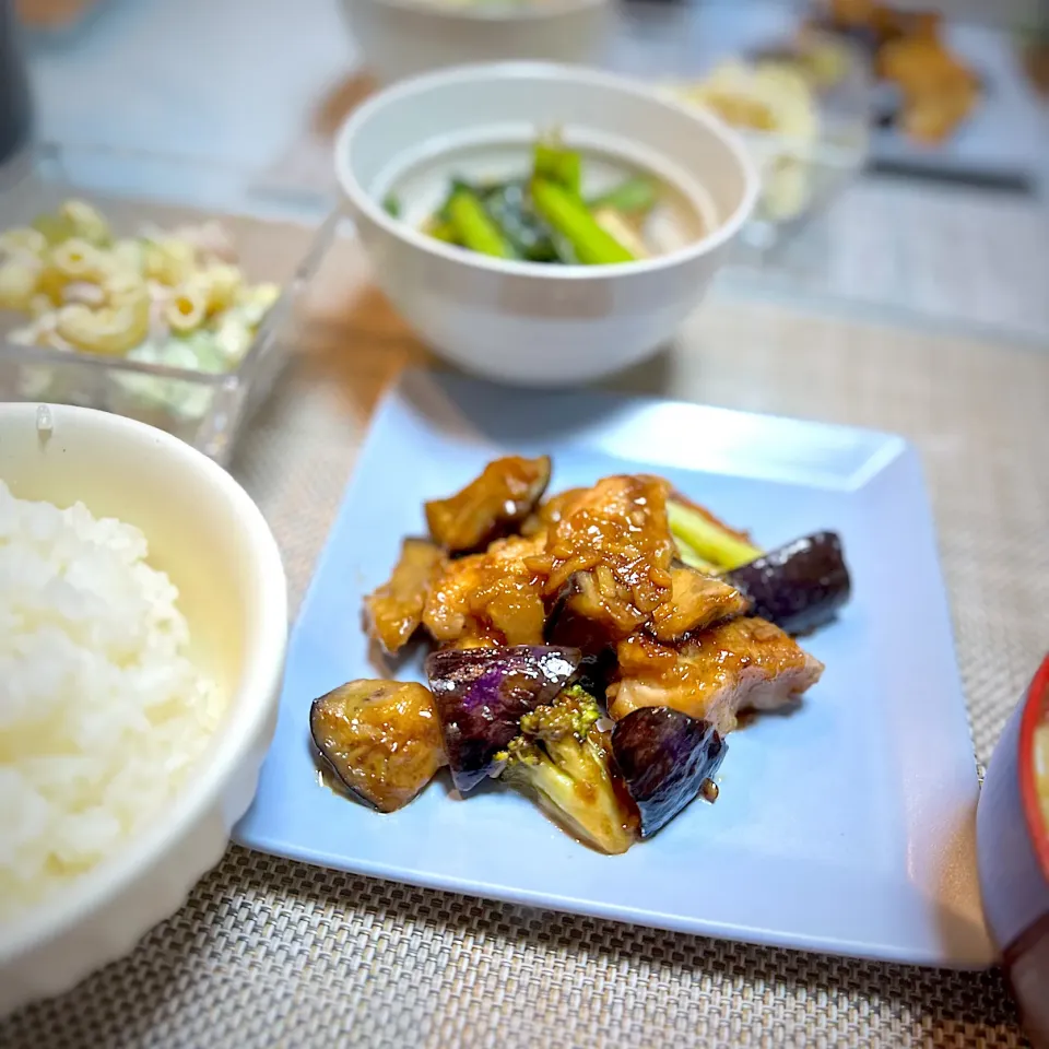 Snapdishの料理写真:鶏ももと野菜のガリバタポン酢炒め|Mokamiさん