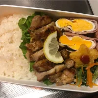 Snapdishの料理写真:チキンステーキ弁当|ゆーみさん