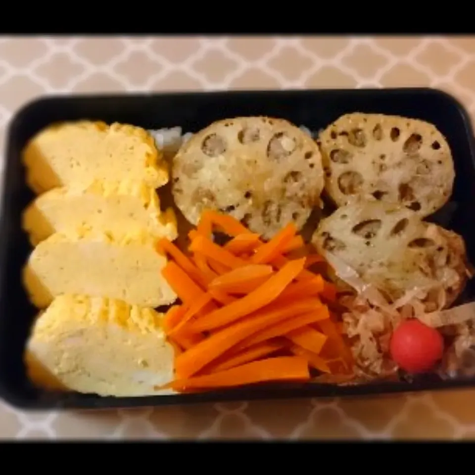 中高生男子のお弁当☺️レンコンはさみ焼き|みりさん