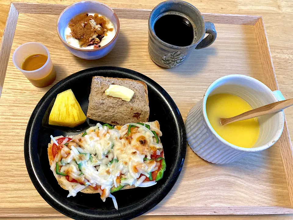 ピザトーストでおうちランチ((´艸｀*))|さくたえさん