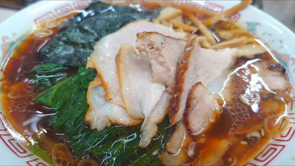 【食べログ TOKYO ラーメン
百名店 2019～2023選出店】
【2024年4月より価格改訂】
長岡生姜醤油ラーメン 
青島食堂 秋葉原店 
青島ラーメン (900円) 
＋自家製チャーシュー増し(50円)
＋茹ホウレン草増し (50円) 
＋自家製メンマ増し (50円) 
@秋葉原6分
24133 (143,077)|大脇さん