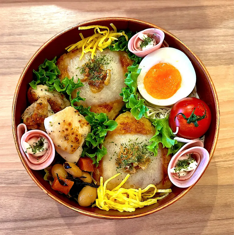 息子お弁当❣️チーズ焼きおにぎり弁当🍙|bebechanさん