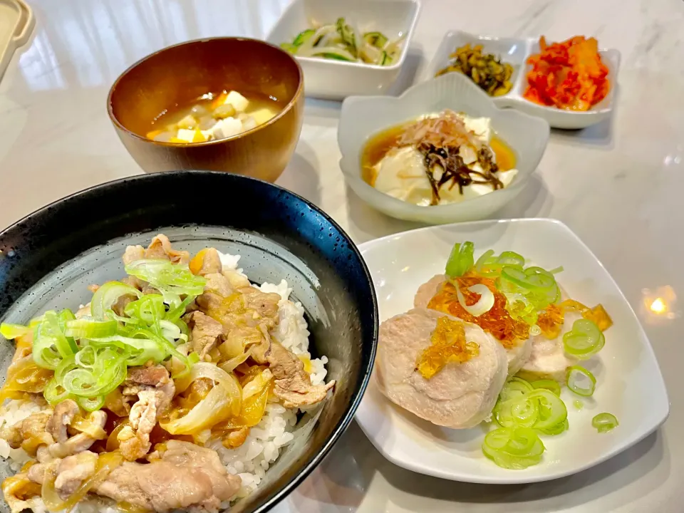 Snapdishの料理写真:豚丼。他。|ぎんさん