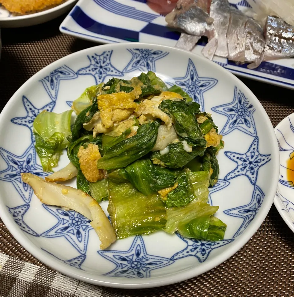 Snapdishの料理写真:レタスの卵とじ|aru_sakazakさん