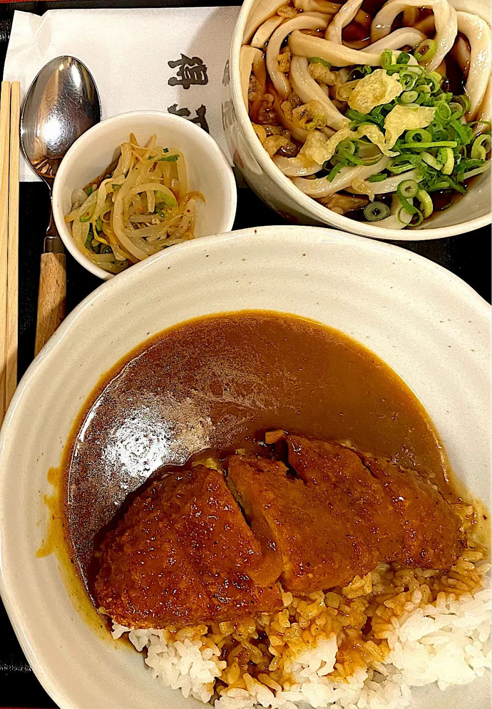 得正とんかつカレー丼と冷うどん930円|すくらんぶるえっぐさん