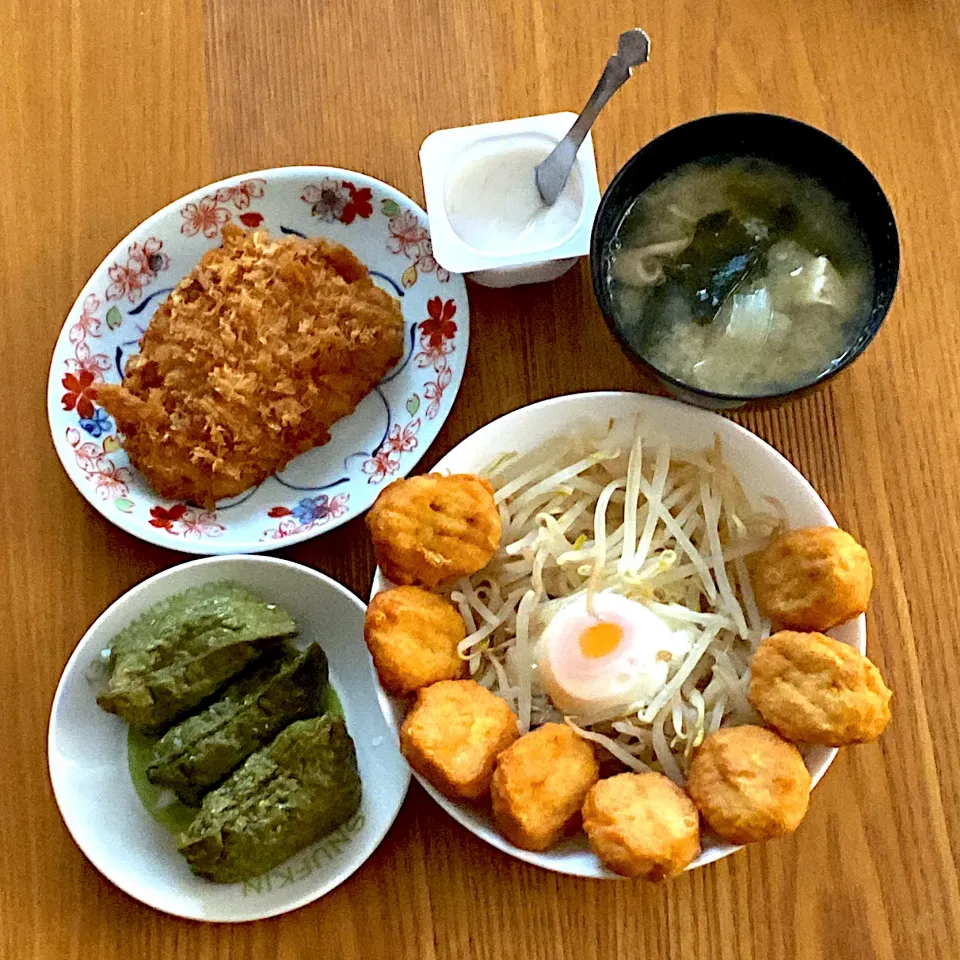 抹茶稲荷を含んだ朝食|おやぢさん