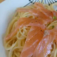 自家製スモークサーモンとタラコのパスタ|食べたいけど料理したくないさん