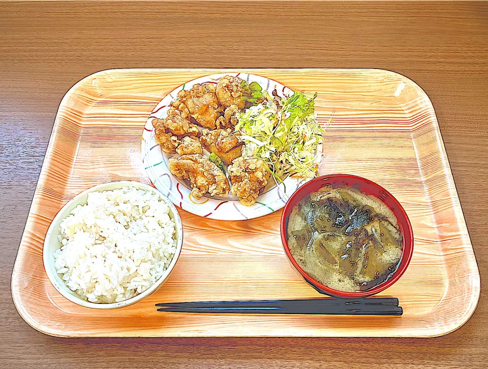 市役所の食堂で昼食|🌻ako ·͜·♡peco🌻さん