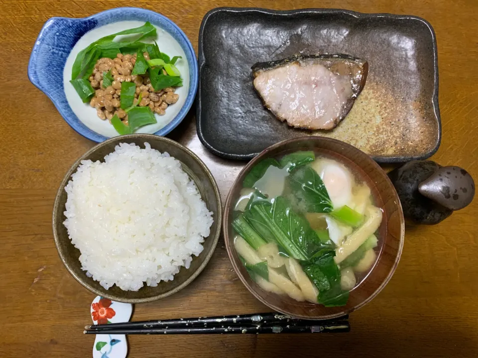 夕食　小松菜と薄揚げの味噌汁|ATさん