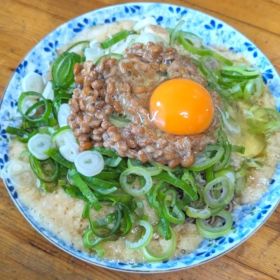 今日のお昼ご飯はとろろがけ納豆そば🥢|まゆめろさん