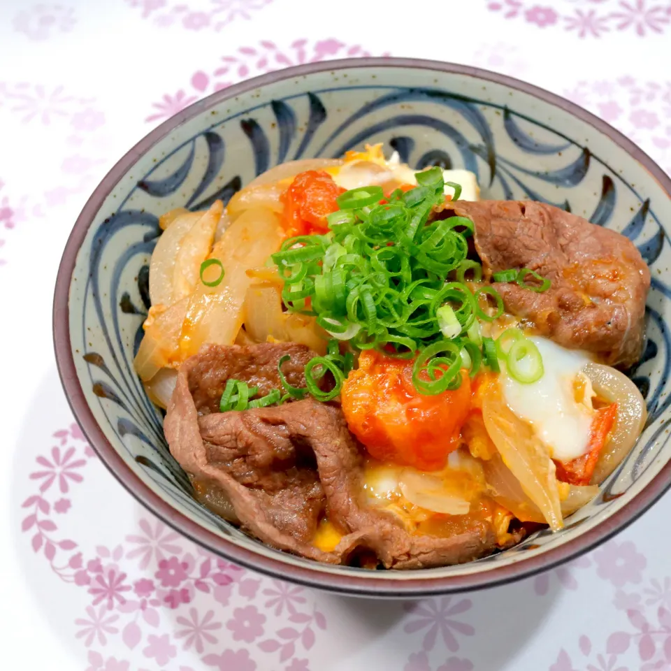 牛玉トマトの卵とじ丼|まゆさん