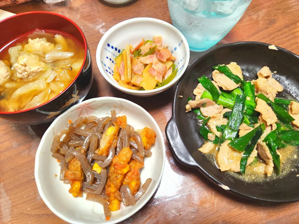 肉炒め、蒟蒻の煮物、だんご中華スープ、メンマサラダ|みーさん