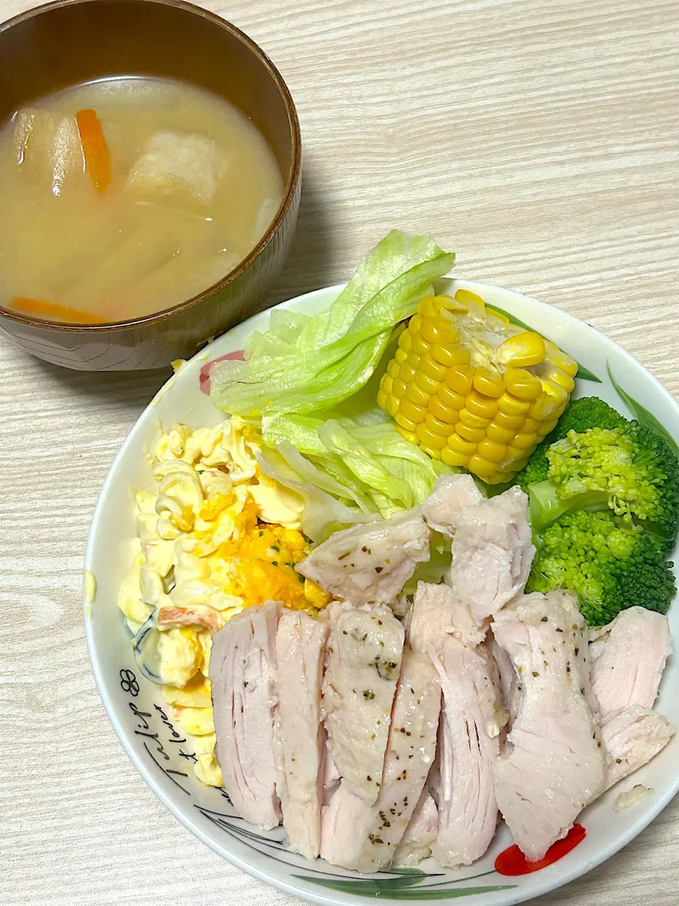 Snapdishの料理写真:簡単 塩麹パウダーの蒸し鶏|atsukoさん