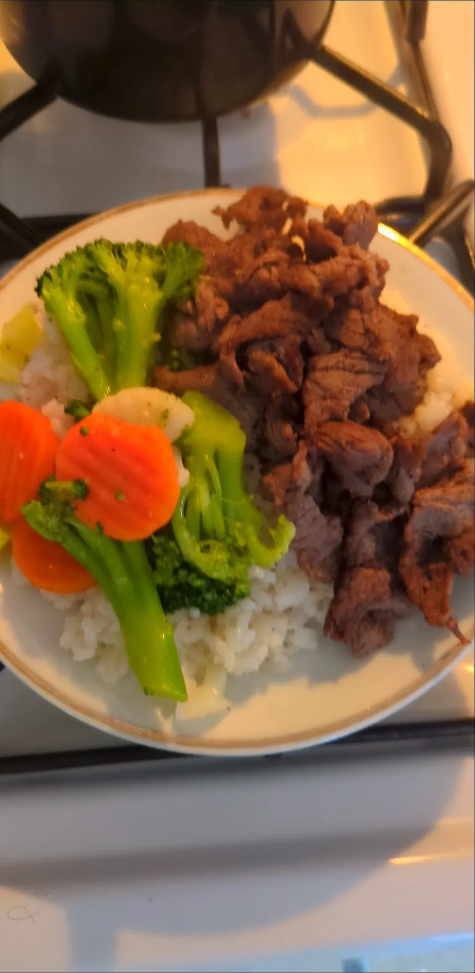 Beef and Broccoli with Garlic Buttered White Rice|IMAXさん