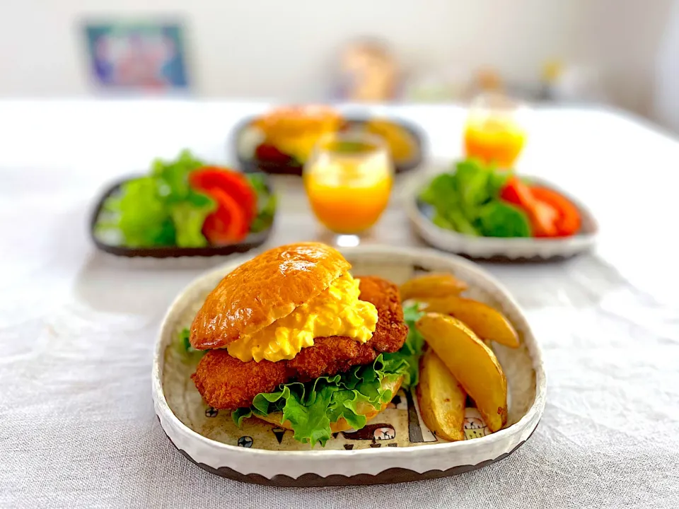 いつかのカジキマグロのフライタルタルソースバーガー🍔🍟|ゆかりさん