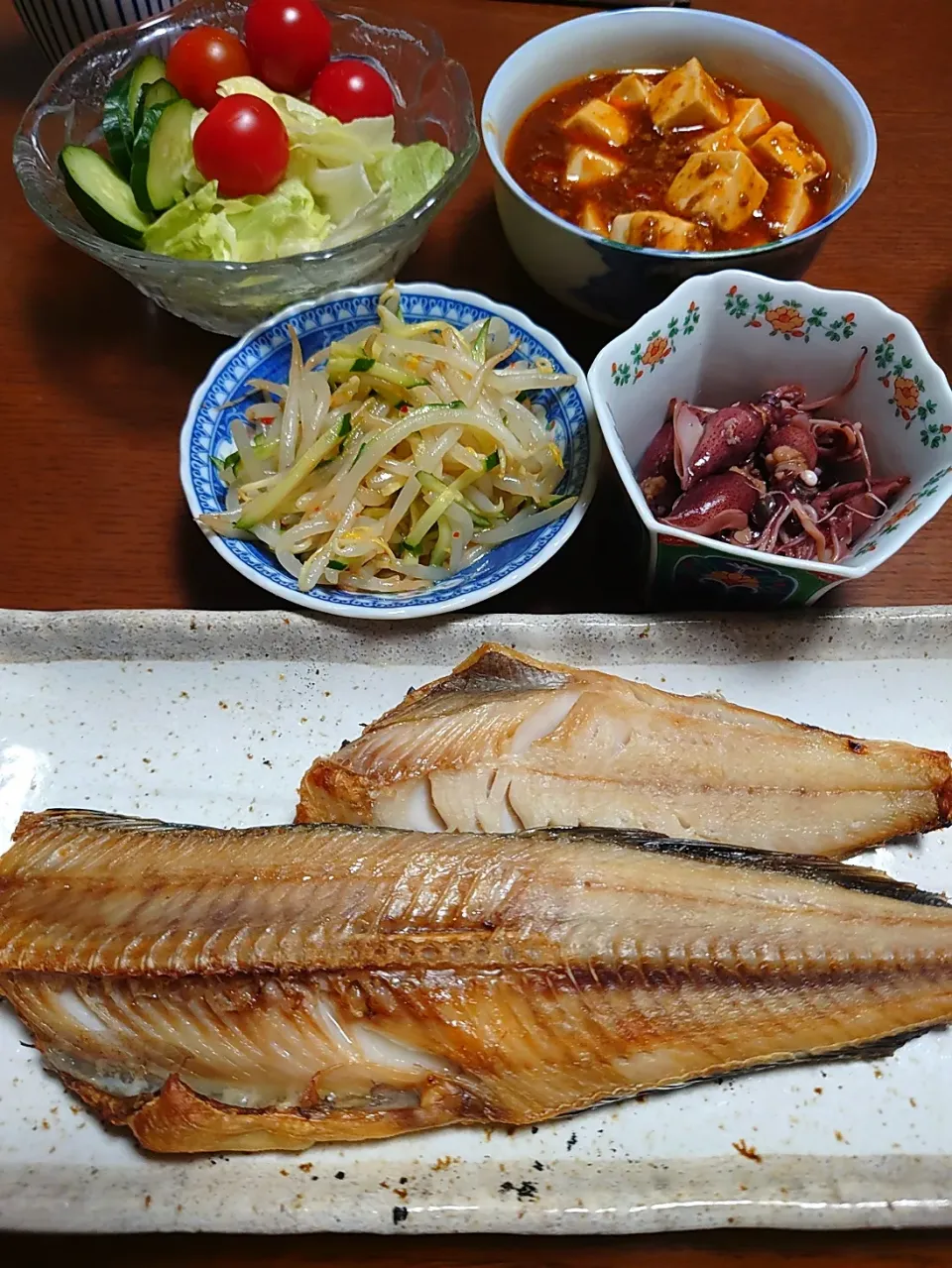 ホッケ
麻婆豆腐
ホタルイカ
もやしの中華和え
サラダ|ぱやさん