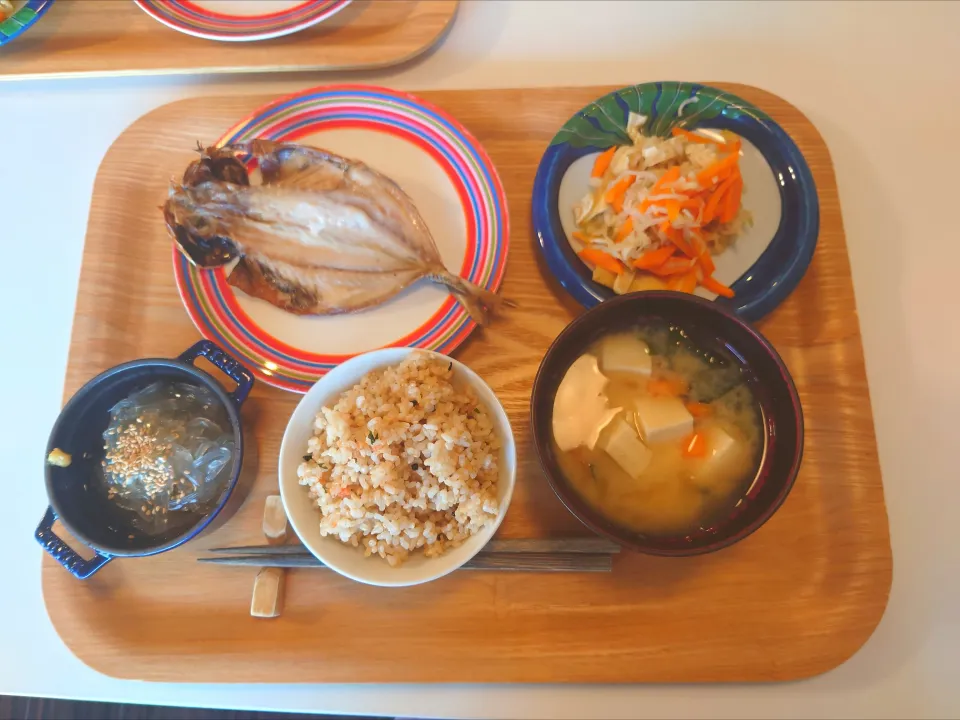 Snapdishの料理写真:今日の夕食　鯵の開き、切り干し大根煮物、ところてん、高野豆腐味噌汁、玄米|pinknari🐰🌈さん