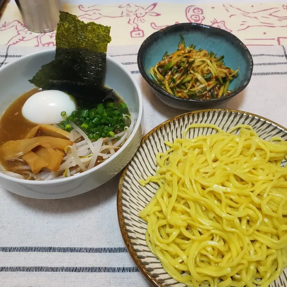 Snapdishの料理写真:ひとり暮らしの夜ごはん
つけ麺|keeijnsさん