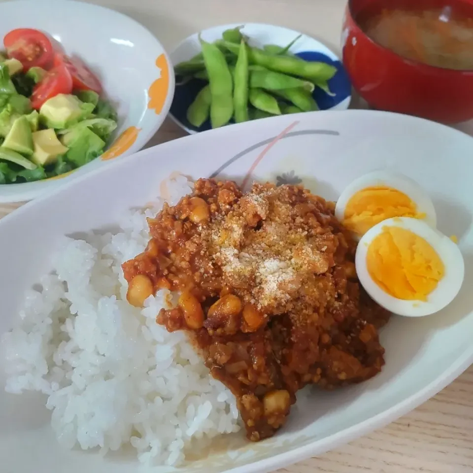 トマトキーマカレー
サラダ
えだまめ|ちゃいさん