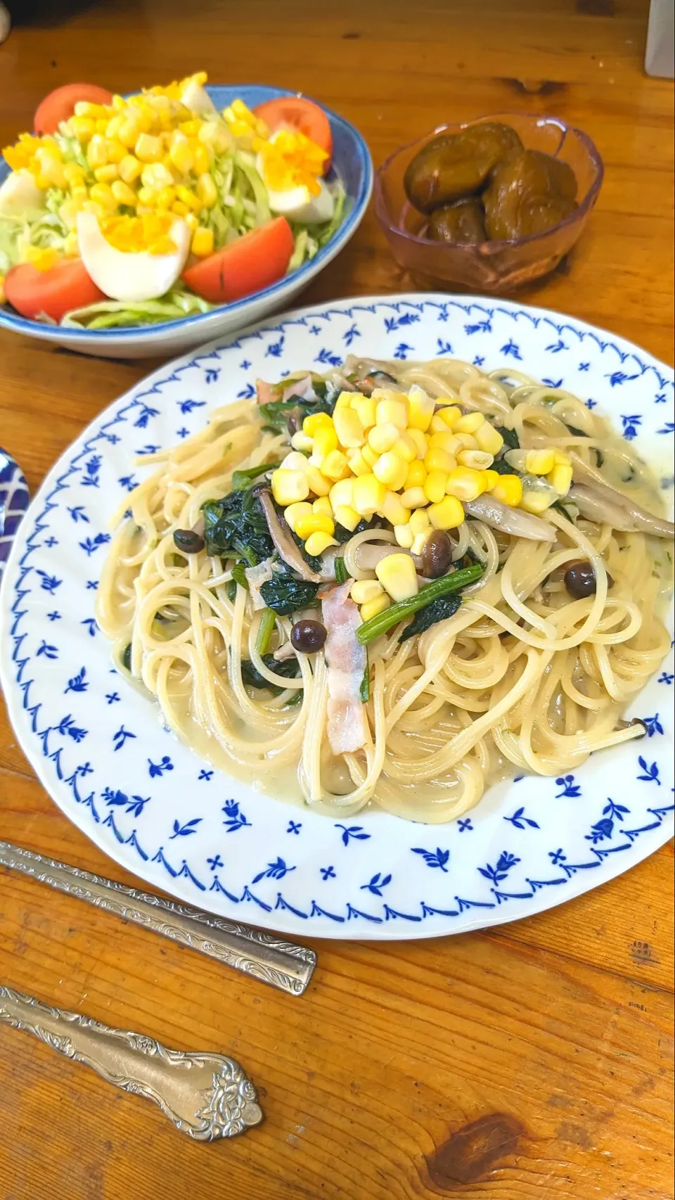 今日のお昼ご飯🍝ほうれん草とベーコンとしめじのクリームパスタ|まゆめろさん