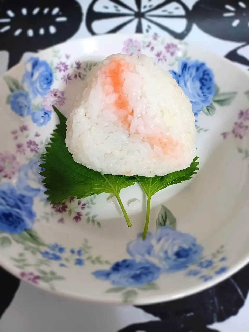 明太子おにぎり😚|ぽんすけさん