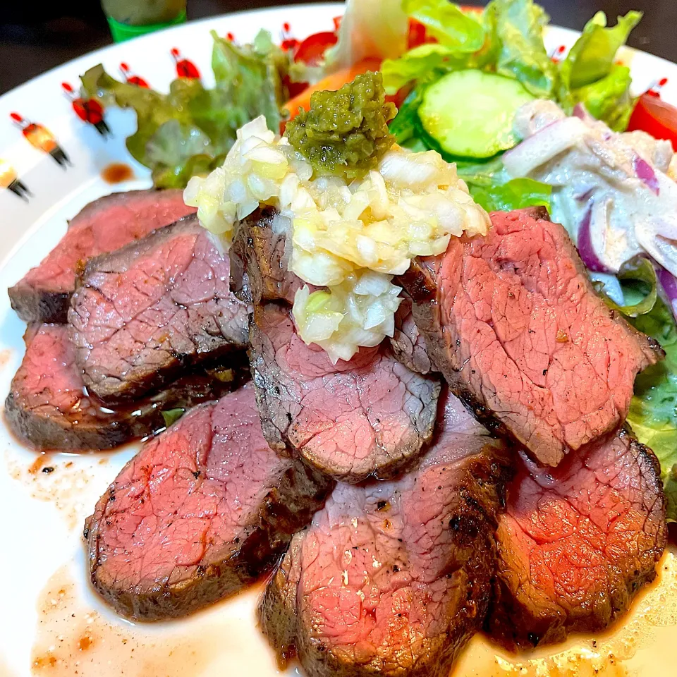 玉ねぎ生塩糀で下味をつけた牛バラ肉のステーキ　ねぎソース|DKさん